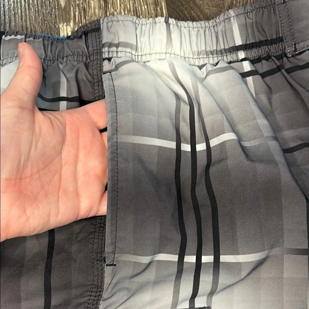 ZeroXposur Men's Gray Swim Shorts with bright blue waistband size XL
